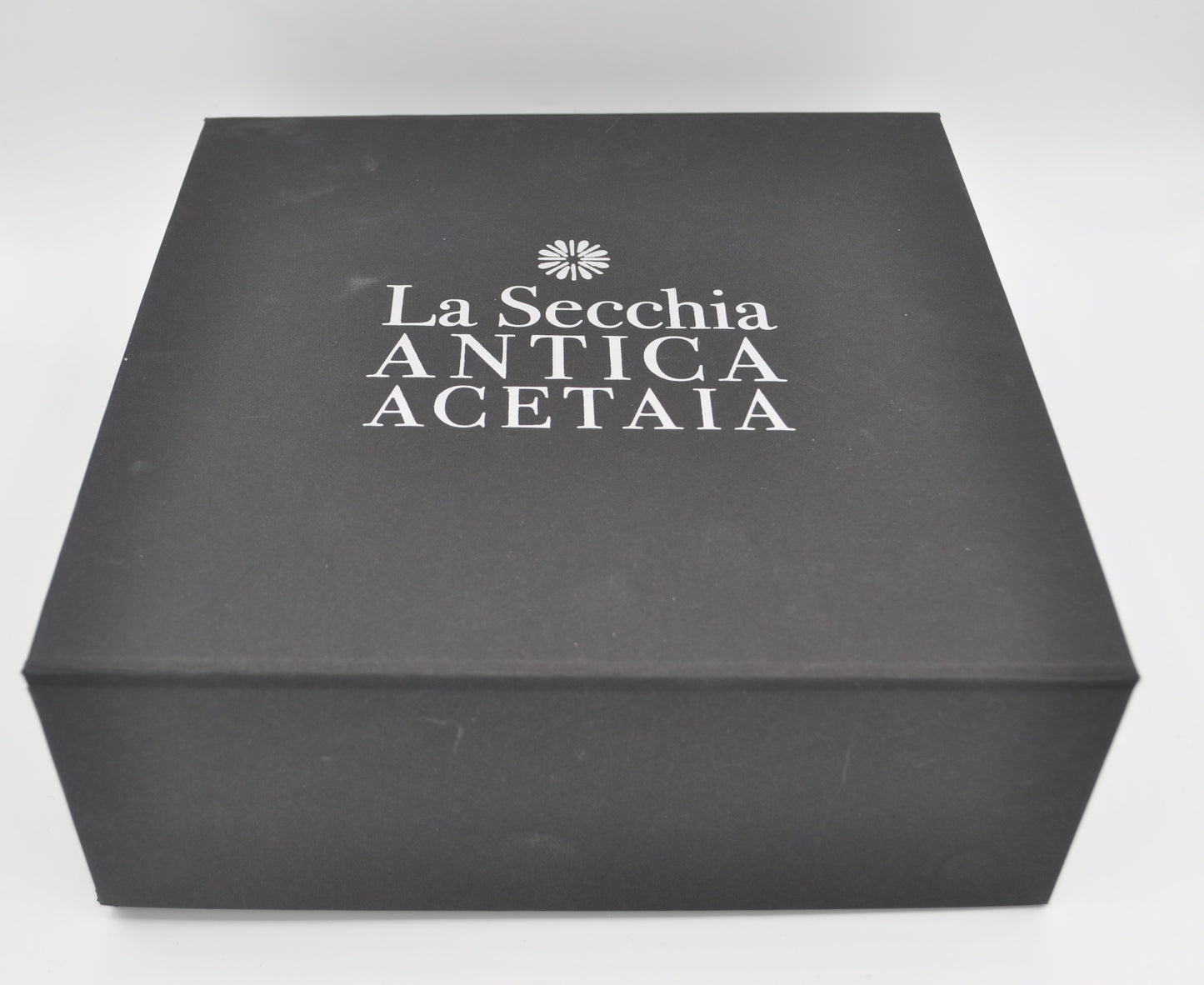 Box 1 - Balsamic Vinegar of Modena PGI 3 and 4 Stars with Parmigiano Reggiano