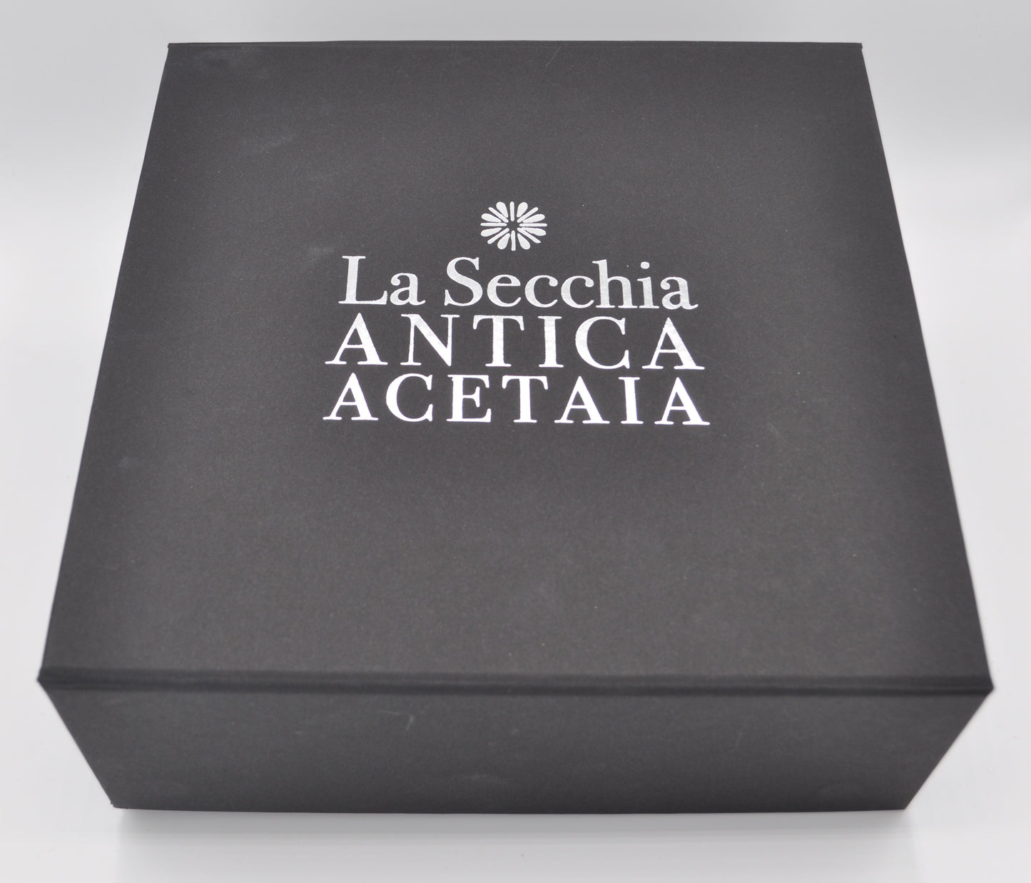 Box 3 - Traditioneller Balsamico-Essig aus Modena DOP 12 Jahre und Parmesan