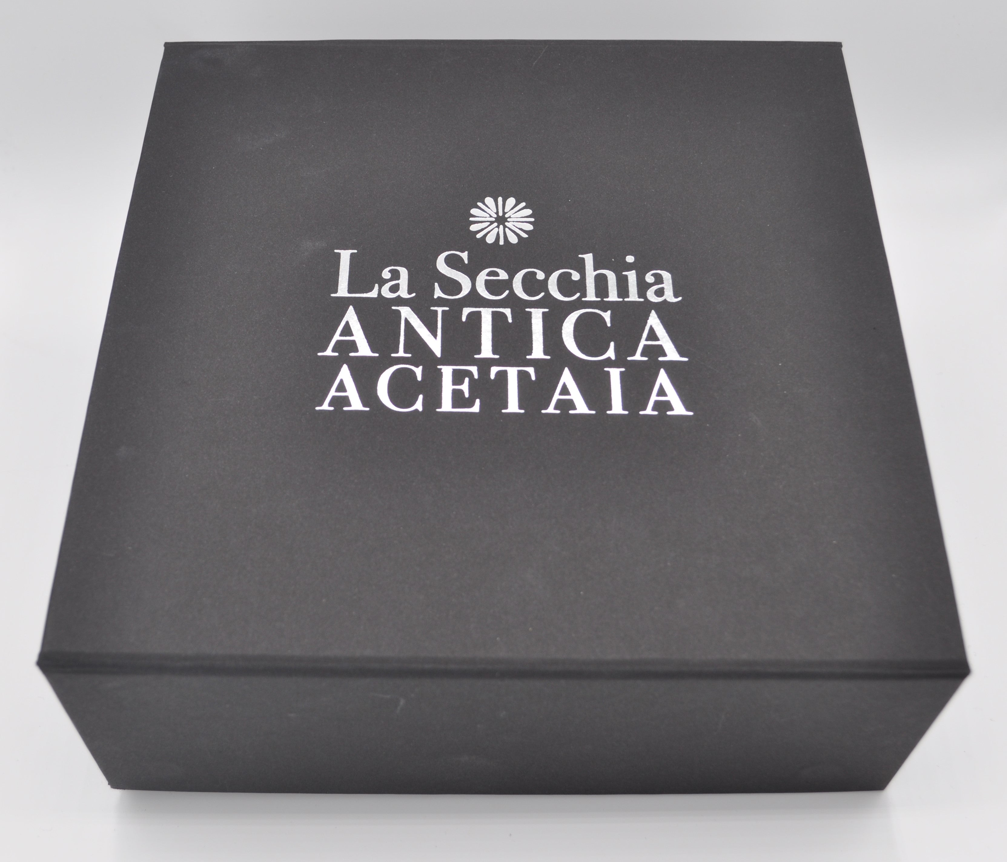 Box 3 - Traditioneller Balsamico-Essig aus Modena DOP 12 Jahre und Parmesan